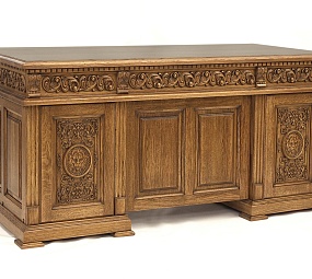 Стол 2х тумбовый резной